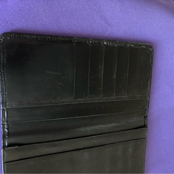 Vintage Louis Vuitton Black Epi Leather Vertical Unisex Wallet. - Picture 4 of 13